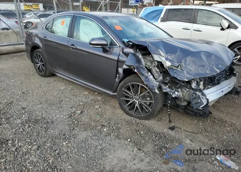 2024 Toyota Camry Se Night Shade z USA, uszkodzony, nr VIN 4T1G11AK1RU909528